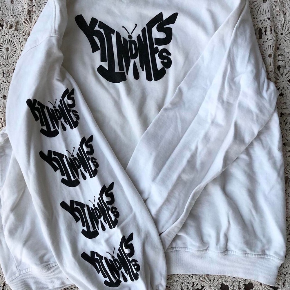 size large urban crewneck